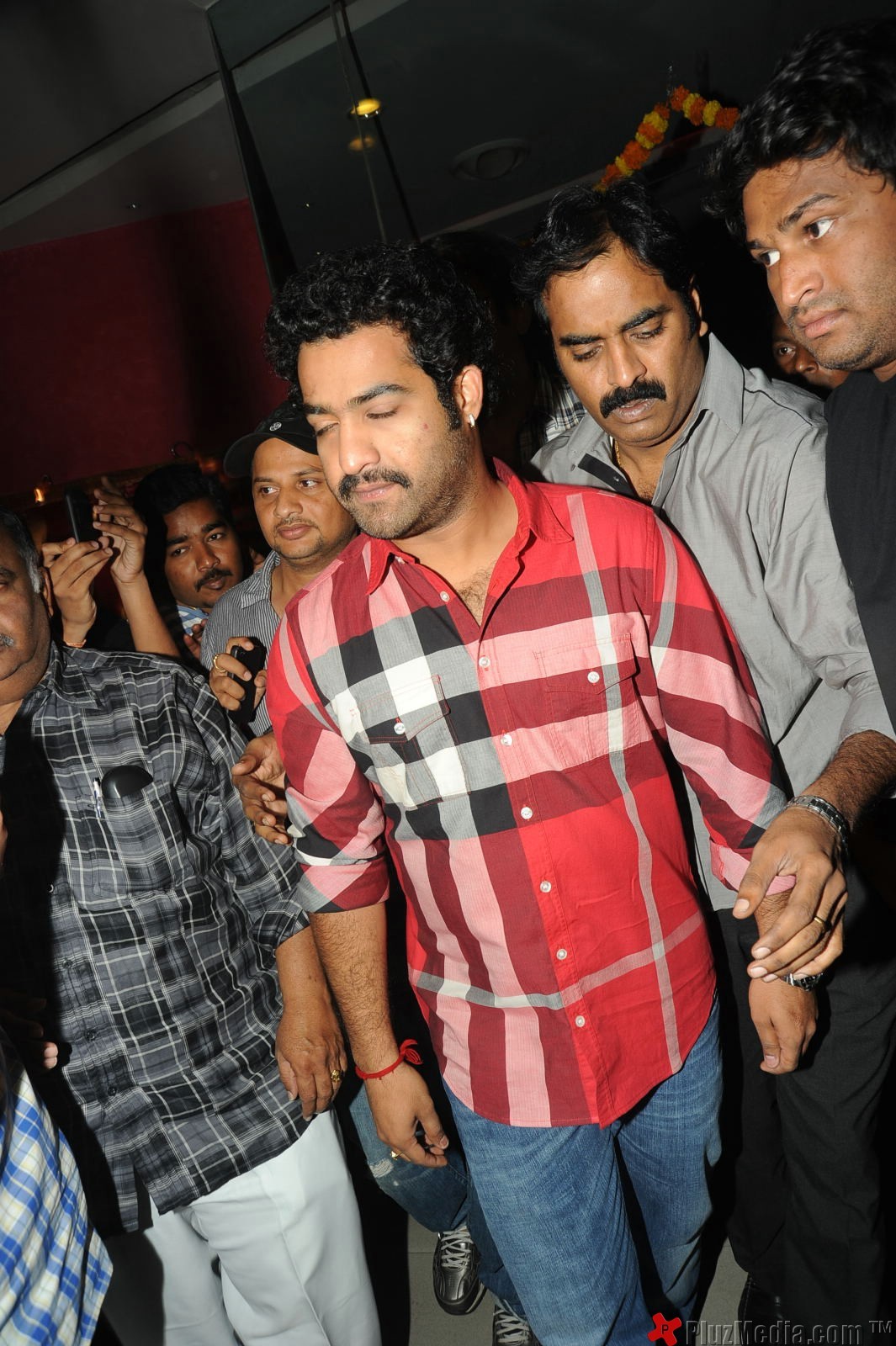 Jr NTR at Oosaravelli Specital Show - Pictures | Picture 96308